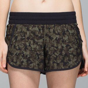 Lululemon Tracker Short III *4-way Stretch